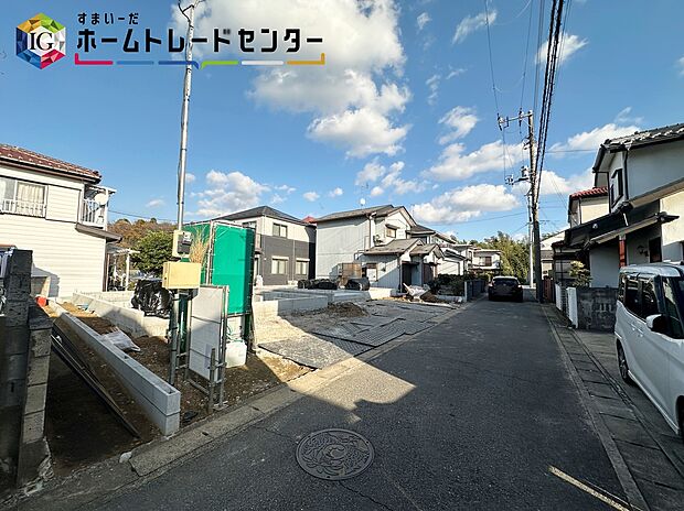 【現地外観写真】◆目の届きやすい場所に駐車場があるので安心感があります。また、荷物をたくさん持った状態でも車を降りてすぐ建物内に入ることができ、子どもを持つファミリー世帯にもおすすめです。