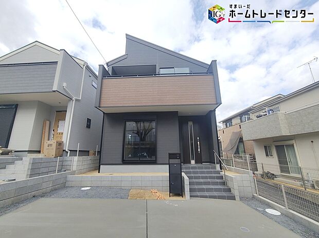【前面道路含む現地写真】◆休日にご家族揃ってご見学はいかがでしょうか♪実際の現地を見てみると図面などではわからない、新たな発見もありますのでまずはお気軽にお問い合わせください♪