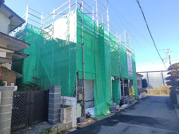 【前面道路含む現地写真】◆休日にご家族揃ってご見学はいかがでしょうか♪実際の現地を見てみると図面などではわからない、新たな発見もありますのでまずはお気軽にお問い合わせください♪