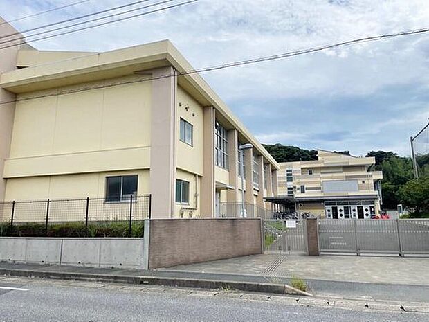 木更津市立木更津第三中学校（約917m）