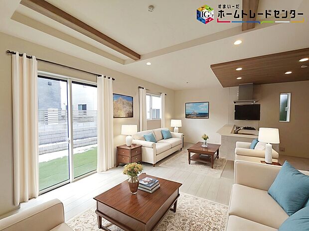 【LDK】≪Living room≫
広々とした開放感あふれるリビングです。ゆったり寛げる充分な広さがございますので、ご家族でインテリアのレイアウトを考えるのも楽しみになりそうです。
※家具はCGでございます。