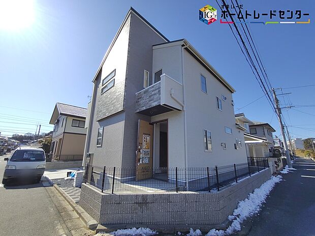 【現地外観写真】◆休日にご家族揃ってご見学はいかがでしょうか♪実際の現地を見てみると図面などではわからない、新たな発見もありますのでまずはお気軽にお問い合わせください♪