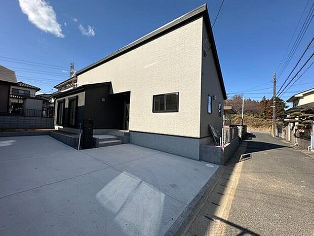 【現地外観写真】◆≪お問い合わせ当日のご内覧もお任せください♪≫
耐震に優れた工法を採用、一生住む家だから構造にも環境にもこだわりを。地震に強いオリジナル工法を是非お確かめ下さい♪