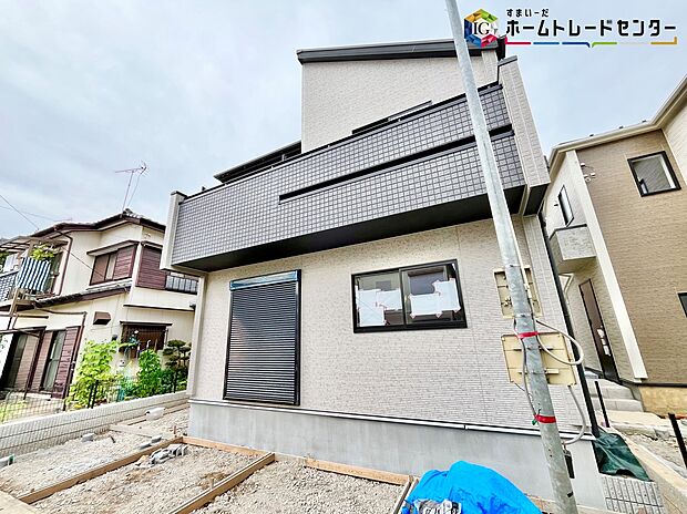 【現地外観写真】◆平日・お仕事帰りなど、いつでもご案内させていただきます！デザイン・目に見える設備面も大切ですが、耐震構造で地震に強い家の為、次代へ繋ぐ強固な住宅です。
