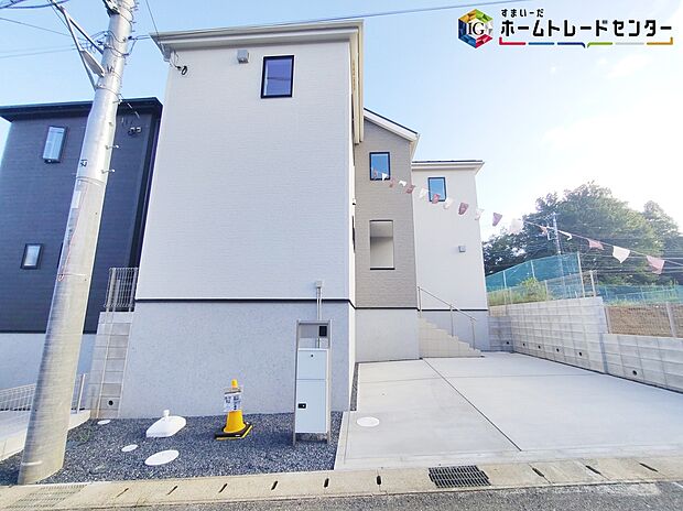 【前面道路含む現地写真】◆休日にご家族揃ってご見学はいかがでしょうか♪実際の現地を見てみると図面などではわからない、新たな発見もありますのでまずはお気軽にお問い合わせください♪