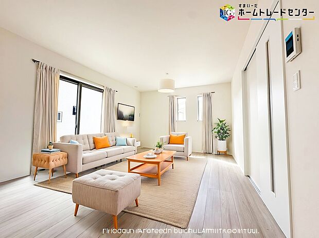 【LDK】≪Living room≫
ママの目線でデザインされた住まいは、水回りの導線や豊富な収納など魅力がたくさん。住み心地の良さをぜひご体感下さい！
※家具はCGでございます。
