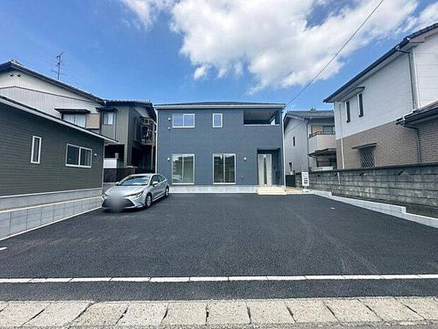 ２号棟
この街で・この家で暮らしたいと思わせる理由を是非現地でお確かめ下さい。今から見たい！大歓迎です。お気軽にホームトレードセンターまでお問い合わせください！