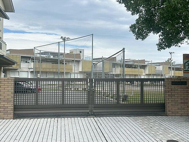 岐阜市立岐阜小学校まで1760m 徒歩22分☆
