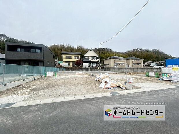 １号棟
土地面積　203.76m2
建物面積　101.87m2