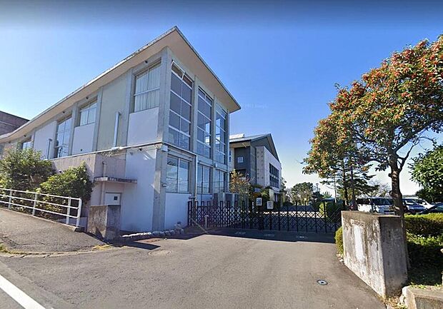 多治見市立多治見中学校（約421m）