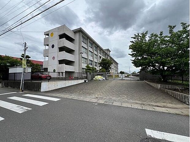 一宮市立大和南小学校（約1,272m）