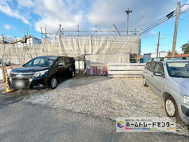 【現地外観写真（３号棟）】土地面積　250.91m2
建物面積　 99.79m2