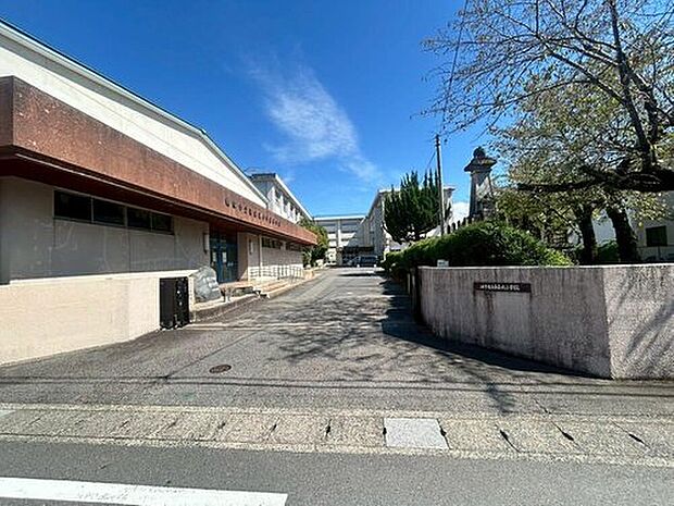 岐阜市立長森北小学校（約1,401m）