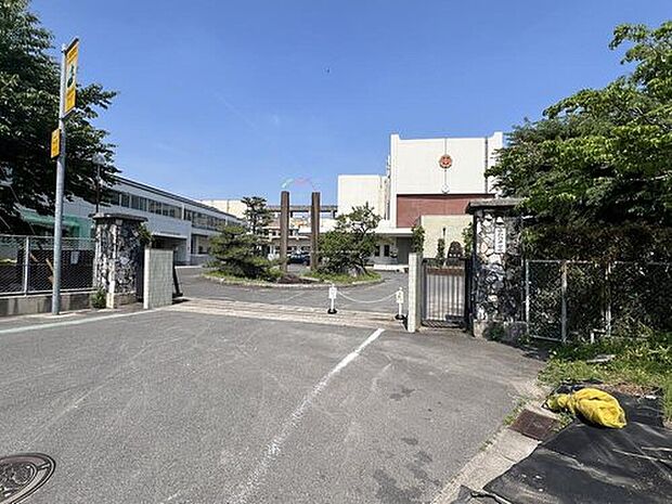 江南市立古知野中学校(約700m)