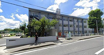 多治見市立小泉中学校 1700m(徒歩22分)