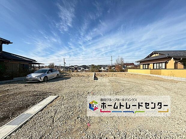 【現地外観写真】早くも1号棟ご商談中です☆お早目のご予約お待ちしております。
現地で物件のご説明と、同仕様の完成物件をご紹介致します。お気軽にお問合せ下さいませ♪