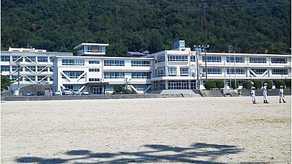 各務原市立鵜沼中学校 2627ｍ(徒歩33分)
