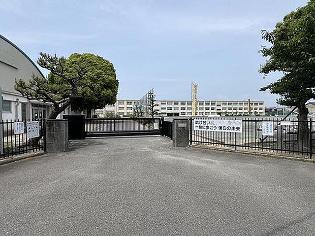 一宮市立今伊勢中学校(約1,500m)