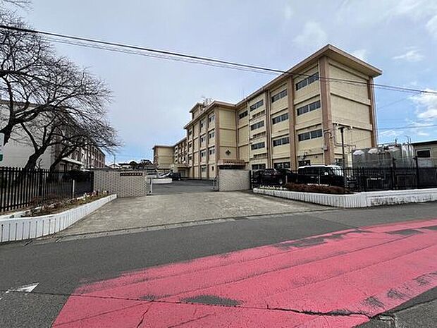 一宮市立浅井中学校（約1,400m）