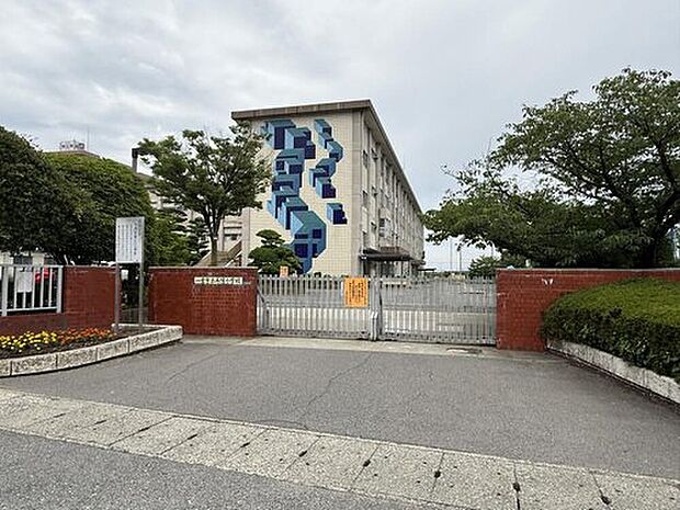 一宮市立丹陽小学校(約1,931m)