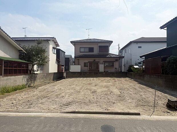 【対象地】
JR筑肥線「波多江」駅まで徒歩14分！昭和自動車「波多江小学校前」停も徒歩7分と近く、公共交通機関を使っての移動がスムーズです♪