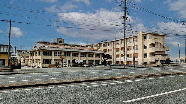 元岡小学校(約806m)