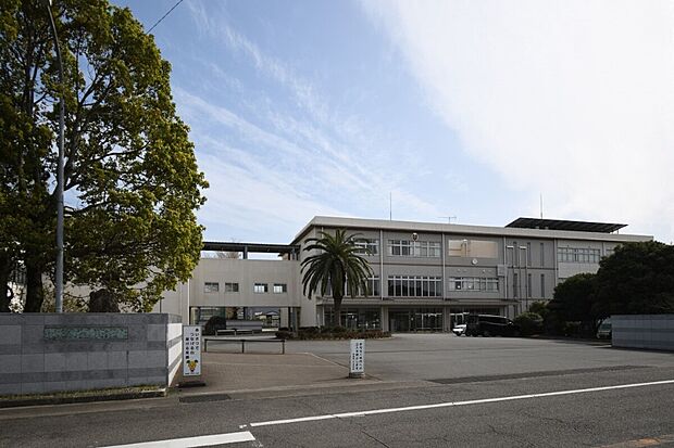 阿南市第一中学校（約900m）