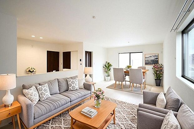 【リビング】家族が集まるリビングは広々19.2帖!キッチンからもリビングが見渡せるため、どこに居ても家族を感じ、会話もはずみますね。 ※施工事例です。実物とは異なります。「※CGにて家具を配置しています」