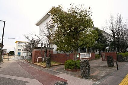 徳島市立福島小学校 徒歩359m