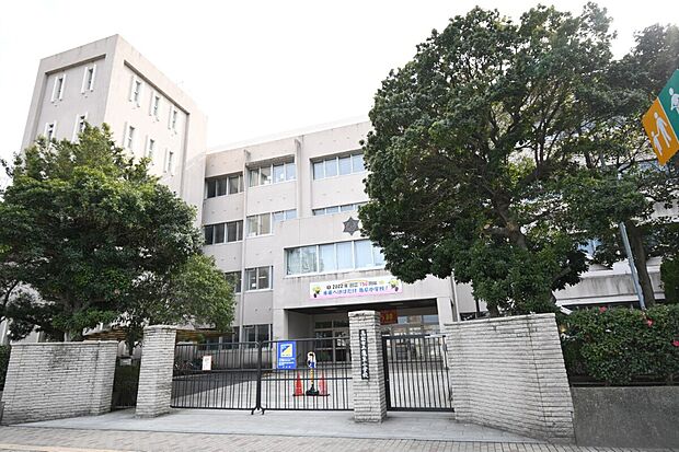 高松市立亀阜小学校（約2,200m）