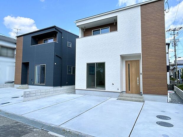 桟橋通四丁目電停まで徒歩6分！南西向き！おしゃれな外観の3LDKです♪