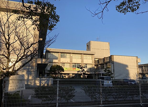 高知市立横浜中学校(約2,100m)