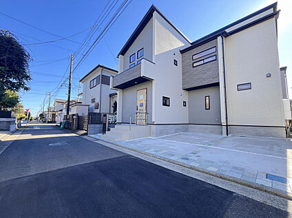 周辺は居住者のみの利用のため交通量が少なく、車の出入りもスム
