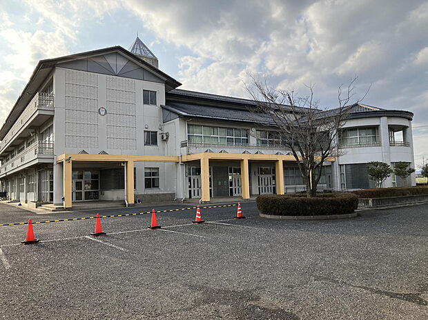 雀宮東小学校(約1,457m)