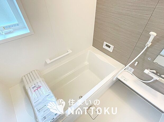 現地写真(浴室)
浴室暖房乾燥機付き。1坪タイプで広々です。