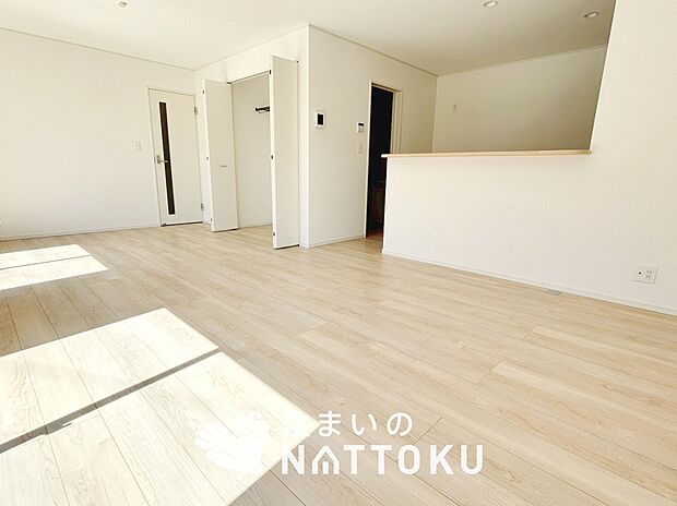 現地写真（キッチン）
収納たっぷりのシステムキッチン、浄水器付水栓を標準装備しています。