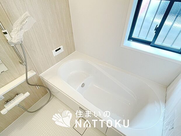 現地写真(浴室)
浴室暖房乾燥機付き。1坪タイプで広々です。