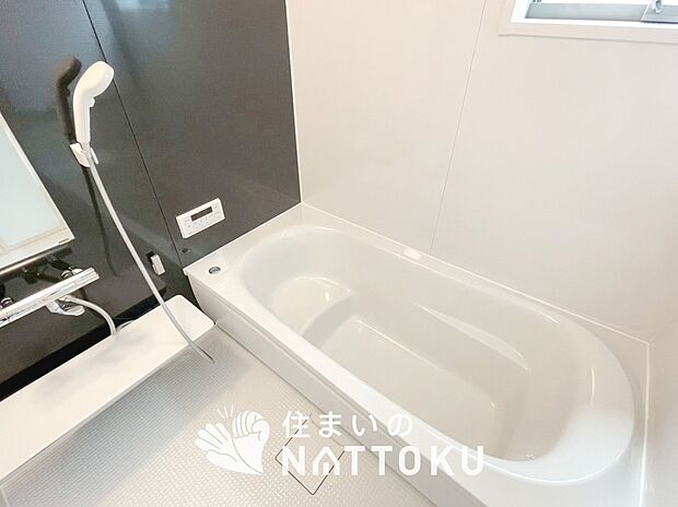 現地写真（浴室）
浴室暖房乾燥機付き。１坪タイプで広々です。