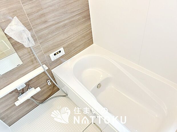 現地写真(浴室)
浴室暖房乾燥機付き。1坪タイプで広々です。