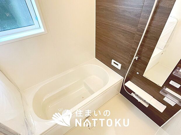 現地写真（浴室）
浴室暖房乾燥機付き。１坪タイプで広々です。