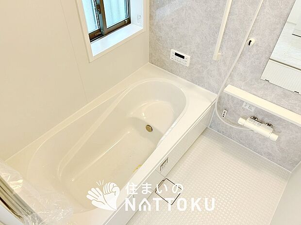 現地写真(浴室)
浴室暖房乾燥機付き。1坪タイプで広々です。