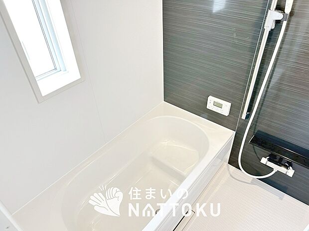 現地写真(浴室)
浴室暖房乾燥機付き。1坪タイプで広々です。