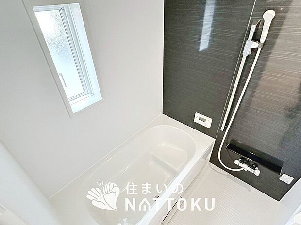 現地写真(浴室)
浴室暖房乾燥機付き。1坪タイプで広々です。