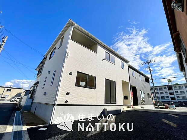 現地写真(街並み)
全2邸
駐車2台可能