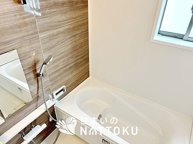 現地写真(浴室)
浴室暖房乾燥機付き。1坪タイプで広々です。