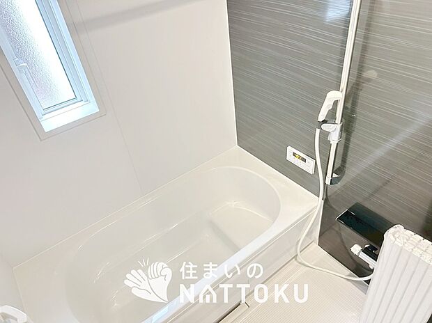 現地写真(浴室)
浴室暖房乾燥機付き。1坪タイプで広々です。