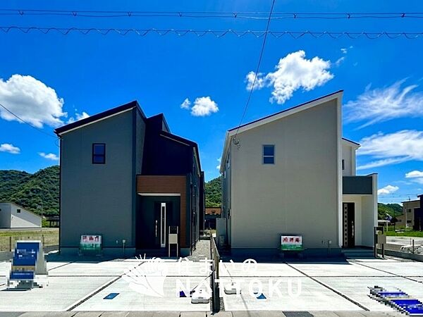 現地写真（街並み）
全２邸
駐車３台可能