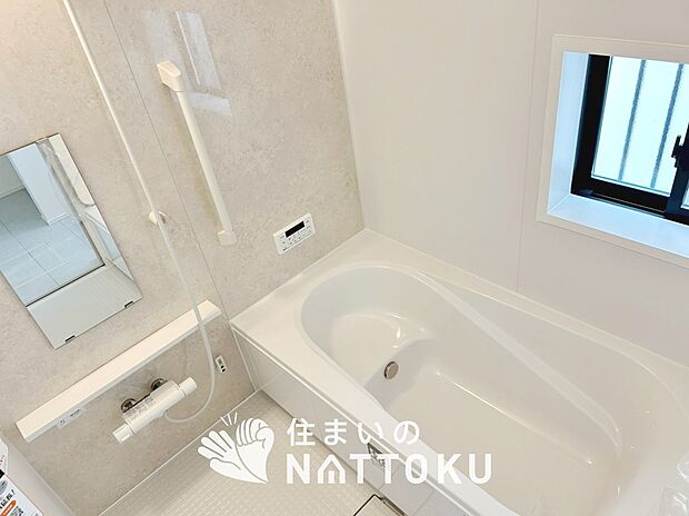 現地写真(浴室)
浴室暖房乾燥機付き。1坪タイプで広々です。