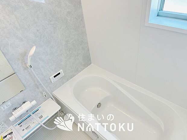 現地写真(浴室)
浴室暖房乾燥機付き。1坪タイプで広々です。