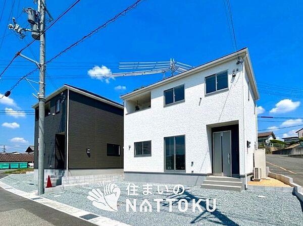 現地写真（街並み）
全２邸
駐車２台可能